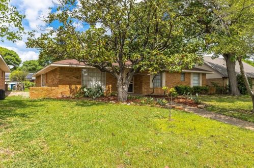 2037 Cedar Valley Ln, Dallas TX  75232-2305 exterior