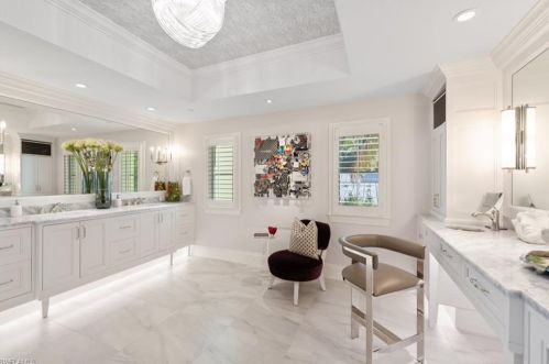 370 11 Ave, Naples FL 34102-7058 exterior