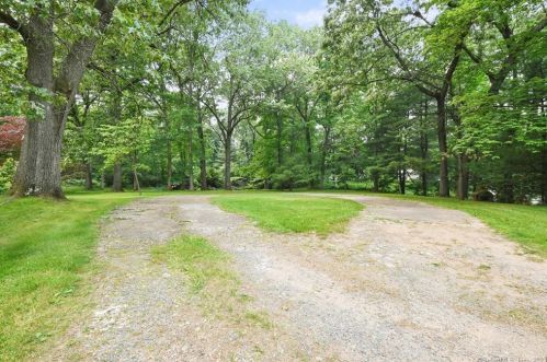 256 Autumn St, Manchester CT 06040-5553 exterior