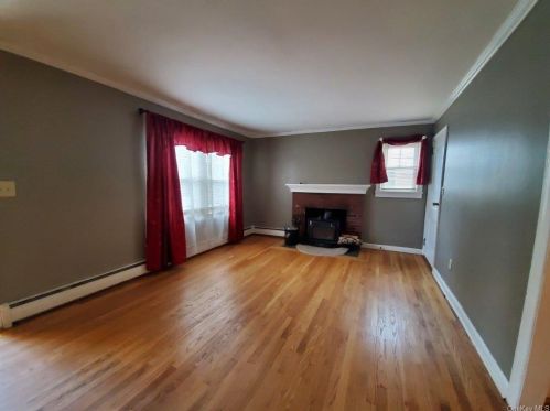 39 Meyer Ave, Poughkeepsie NY 12603-3016 exterior