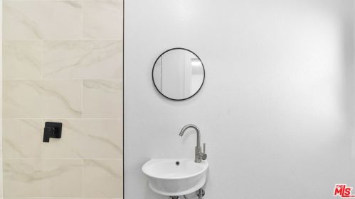 1837 Las Lanas Ln, Fullerton CA  92833-1814 exterior