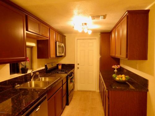 466 Iowa St, Tucson, AZ 85706-1228