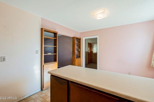 1221 Cinnabar Ave, Phoenix AZ 85020-1816 exterior