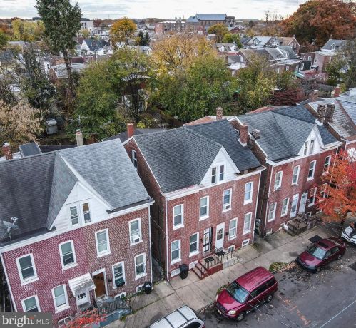 47 Charles St, Trenton, NJ 08611-1007
