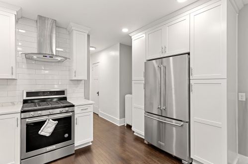 4305 Farwell Ave, Milwaukee WI  53211-1758 exterior