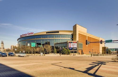 225 9th St, Saint Paul MN  55101-2511 exterior