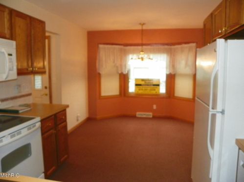 2582 Falcon Pointe Dr, Grand Rapids MI 49534-7555 exterior