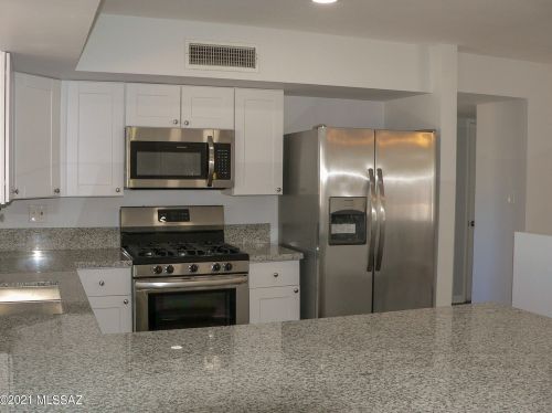 6462 Calle Luna, Tucson AZ  85710-5626 exterior