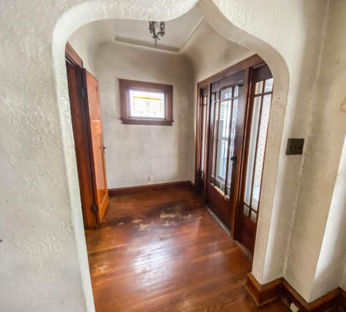 2543 11th St, Milwaukee, WI 53215-3331