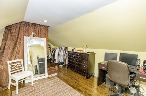 142 Bedford Ave, Iselin NJ 08830-2455 exterior