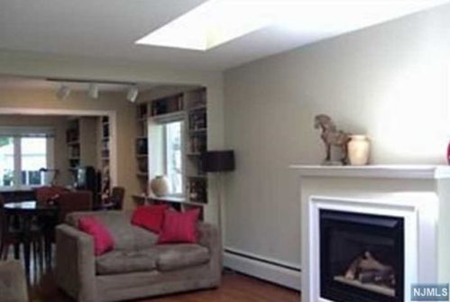 38 Delmar Ave, Cresskill NJ  07626-1502 exterior