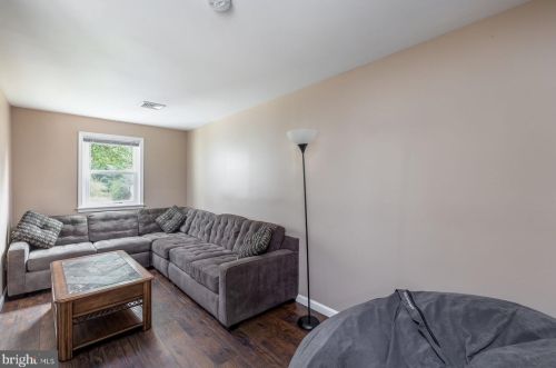 15 Delaware Ave, Trenton NJ 08628-2002 exterior