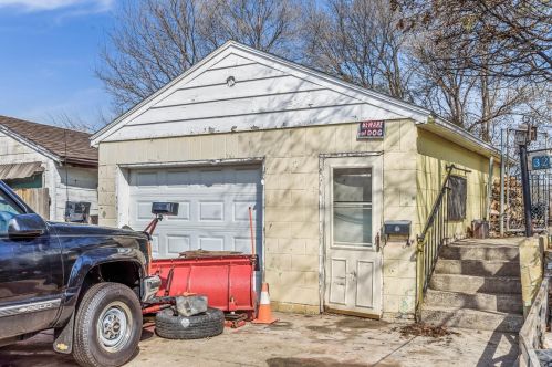 324 Jessamine Ave, Saint Paul MN 55130-3731 exterior