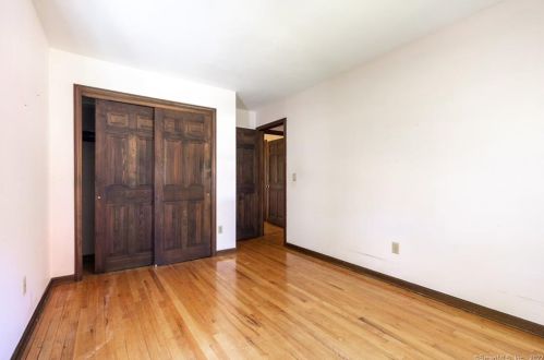 59 Sarah Bishop Rd, Ridgefield CT 06877-1215 exterior