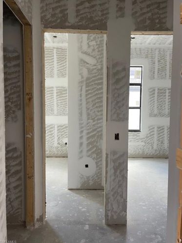 681 93 Ave, Naples FL 34108-2438 exterior