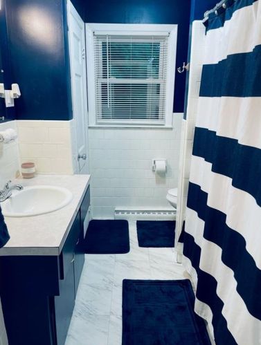 4 Acacia Dr, Middletown RI  02842-7002 exterior