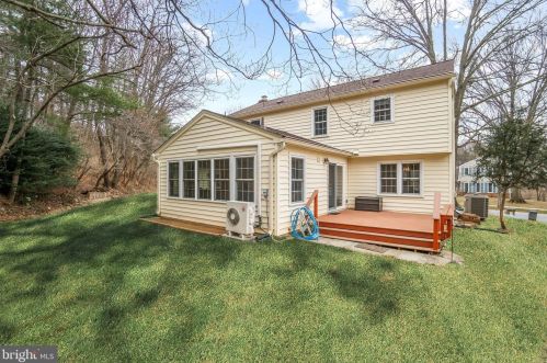 1901 Fallsmead Way, Rockville MD 20854-2640 exterior