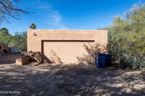 1424 Chapala Dr, Tucson AZ  85704-2037 exterior