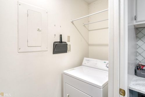 329 Granville Ct, Atlanta GA  30328-3434 exterior