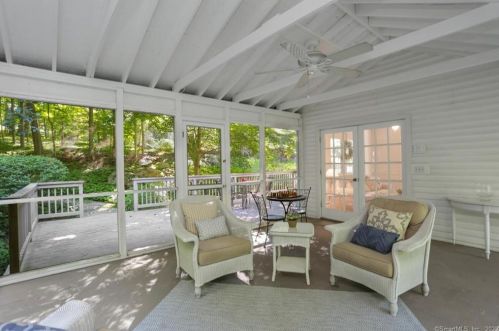 76 Mcfadden Dr, Wilton CT 06897-3912 exterior