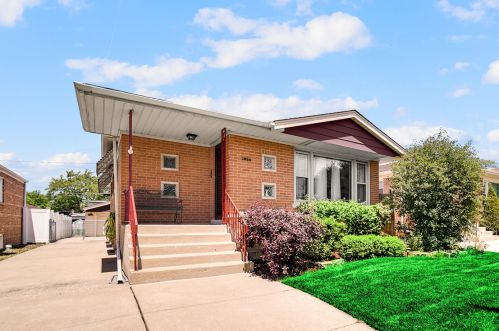 2824 102nd Pl, Chicago, IL 60805-3547