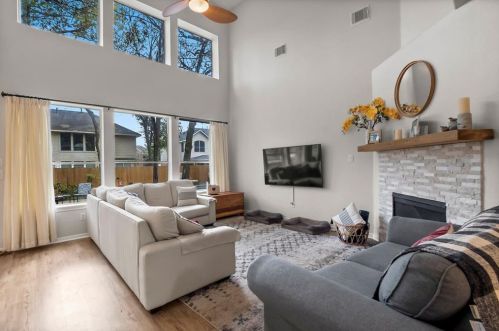 14 Sunny Oaks Pl, Conroe TX 77385-3663 exterior