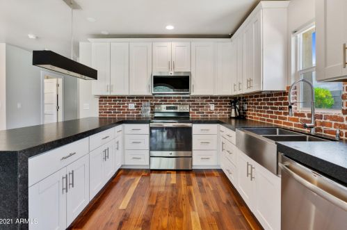 1717 Earll Dr, Phoenix, AZ 85015-6128