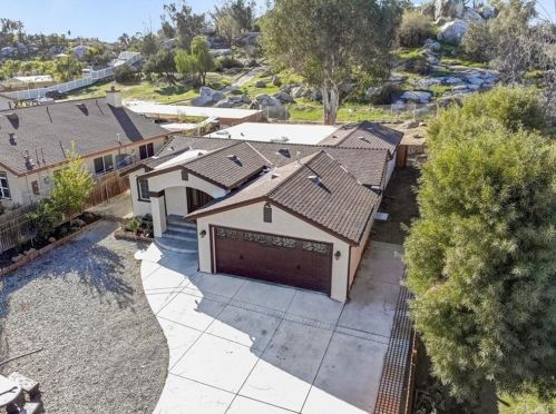 24 A St, Perris CA 92570-1962 exterior