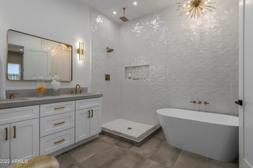 6841 12th Ave, Phoenix AZ  85013-1021 exterior