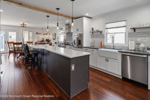 1231 Fleming Ave, Point Pleasant Beach NJ 08742-4040 exterior