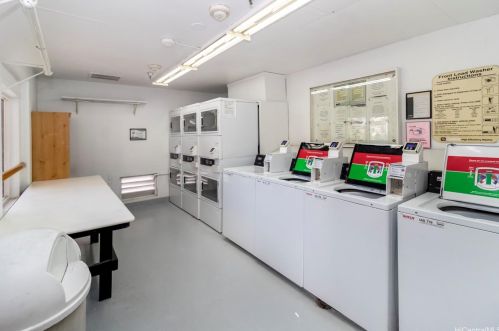 1920 Ala Moana Blvd, Honolulu HI 96815-1865 exterior