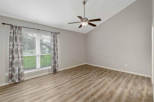 8205 Alabama Dr, Austin TX 78745-7613 exterior