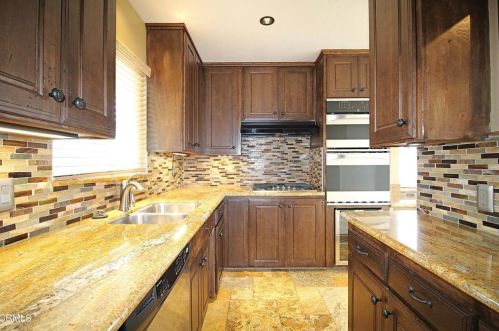 3715 Sunset Ln, Oxnard CA 93035-4133 exterior