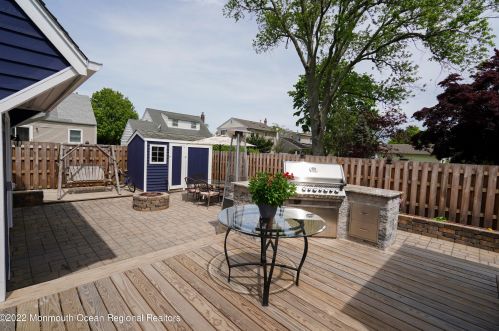 1231 Fleming Ave, Point Pleasant Beach NJ 08742-4040 exterior