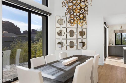 5841 Echo Canyon Cir, Phoenix AZ 85018-1243 exterior