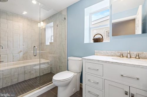 1007 21 St, Philadelphia PA 19146-4321 exterior