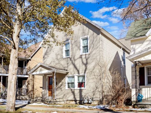 940 Mcreynolds Ave, Grand Rapids, MI 49504-4440