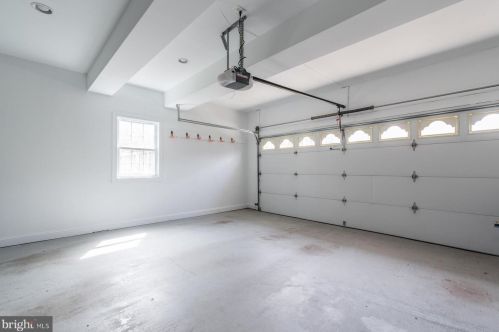 11801 Ambleside Dr, Rockville MD 20854-2109 exterior