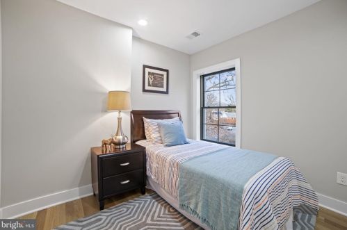 1505 Crestwood Dr, Alexandria VA  22302-2303 exterior