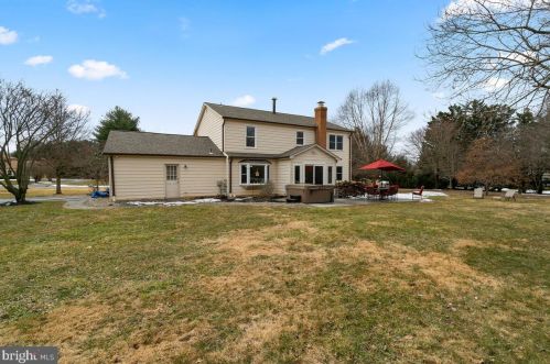 2 Granby Ct, Rockville MD 20855-1406 exterior