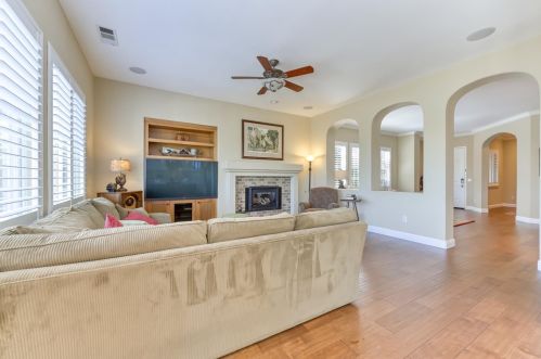 4054 Borders Dr, Folsom CA 95762-5415 exterior