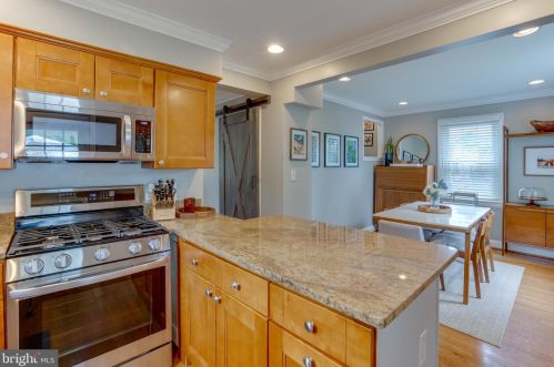 2813 Memorial St, Alexandria VA  22306-1743 exterior