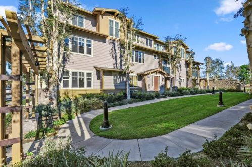 120 Liberty St, Tustin CA  92782-6515 exterior