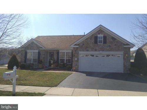 78 Chamber Ln, Columbus, NJ 08022-2375