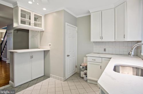 4255 Houghton St, Philadelphia PA 19128-1744 exterior