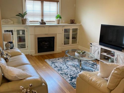 6436 Chariot St, Atlanta GA 30328-4298 exterior