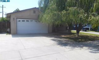 637 Sacramento St, Tulare, CA 93274-7922