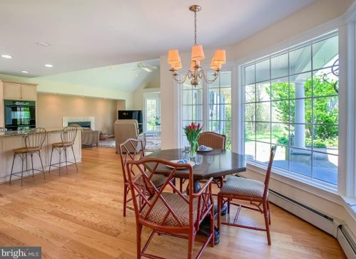 1936 Paper Mill Rd, Huntingdon Valley PA 19006-5814 exterior