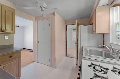 1206 Cir Dr, Pittsburgh PA 15221-4502 exterior