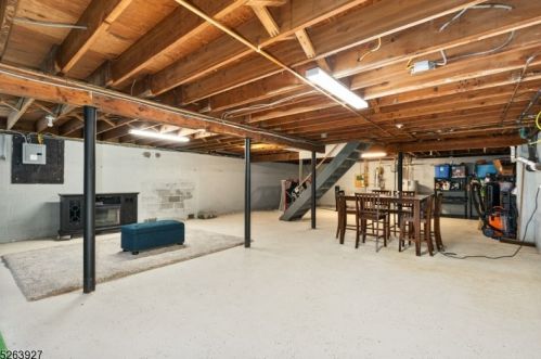 156 Kinnelon Rd, Kinnelon NJ  07405-2336 exterior